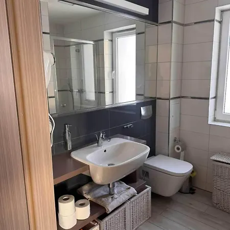 Z Widokiem Na Gory- Czarna Gora-sienna Apartment *